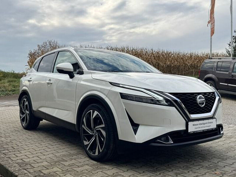 Nissan Qashqai Tekna+ 4x4 Alu 20' Leder LED PGD AHK