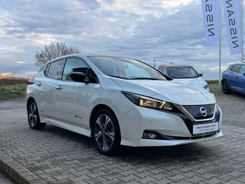 Nissan Leaf N-Connecta 40kWh 150PS Winter 2-Farben Navi